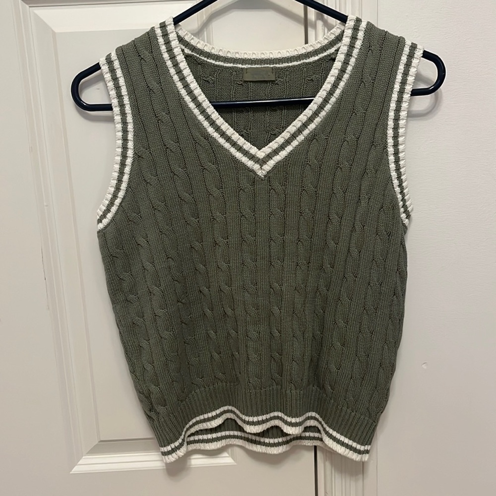 brandy melville vest - one size